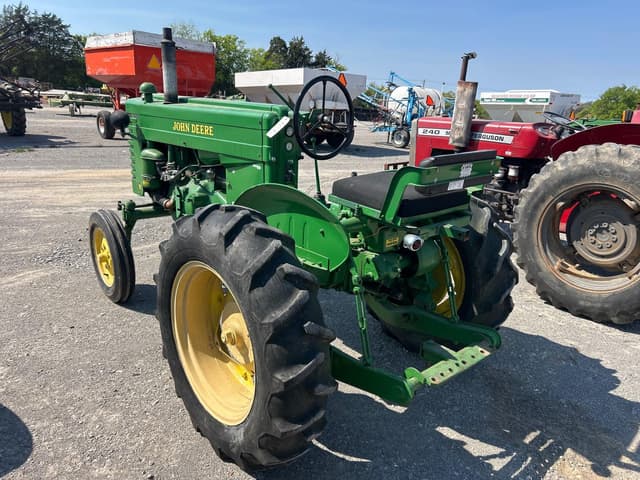 Image of John Deere M equipment image 2