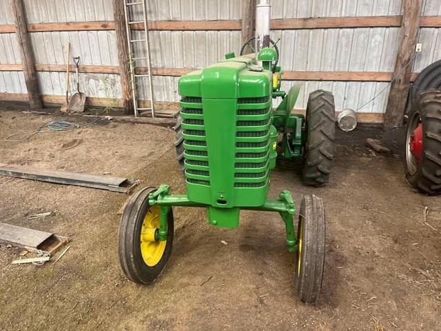 Image of John Deere M equipment image 1