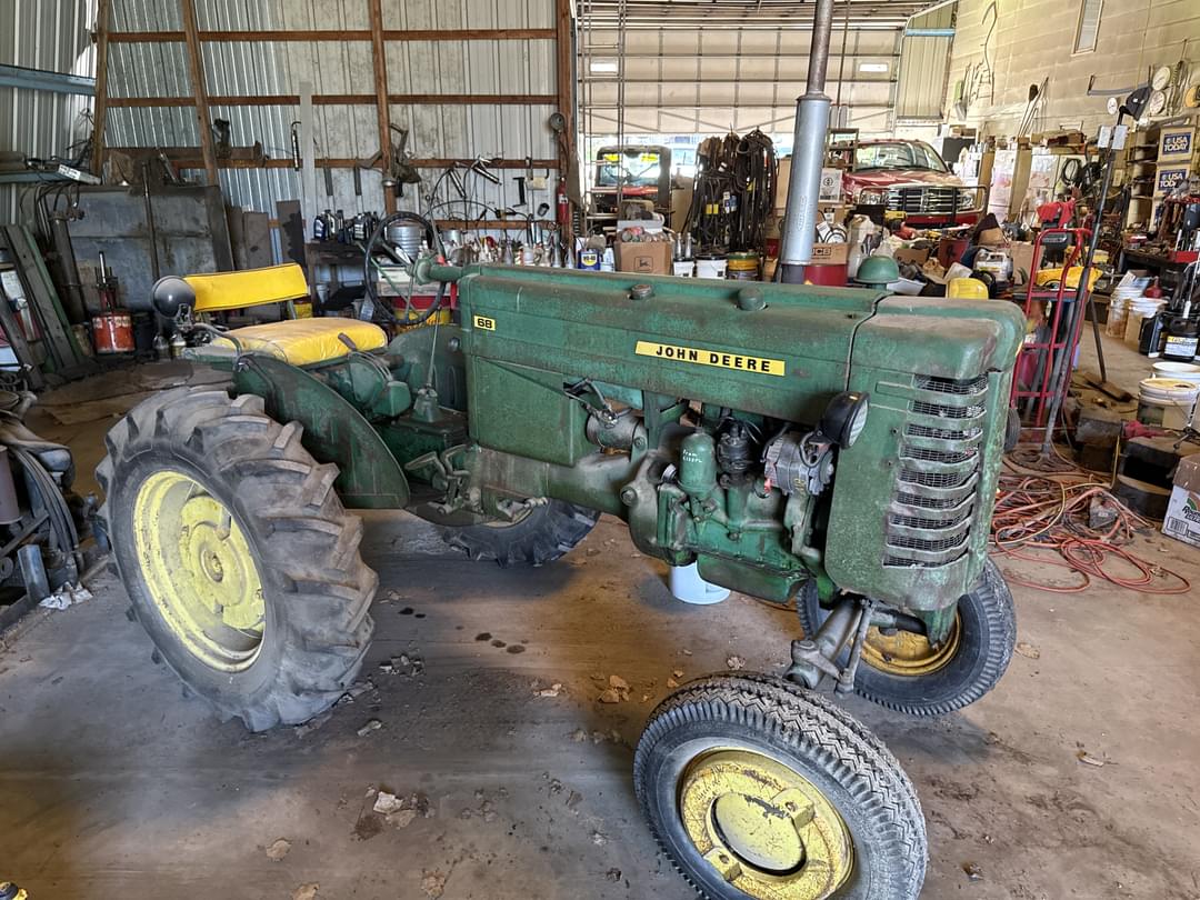 Image of John Deere M Primary image