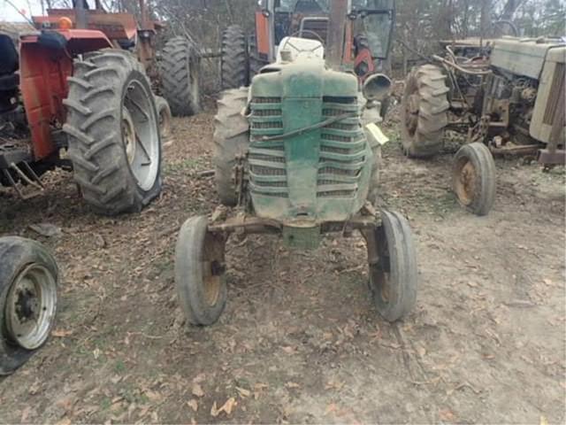 Image of John Deere M equipment image 1