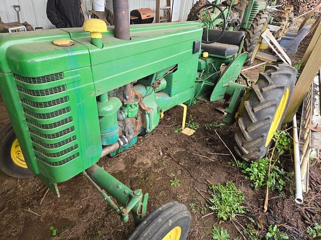 Image of John Deere M equipment image 1