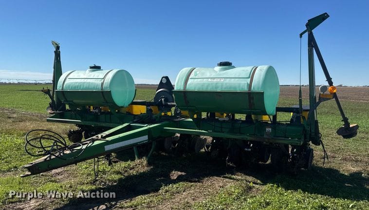 John Deere MaxEmerge Plus Equipment Image0