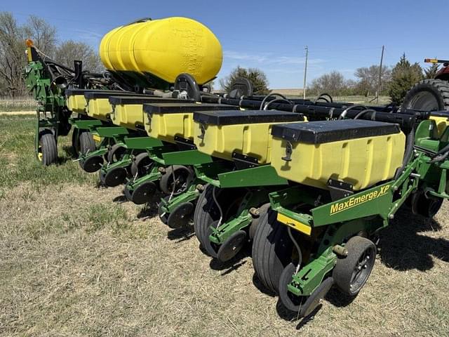 Image of John Deere 1770 equipment image 3