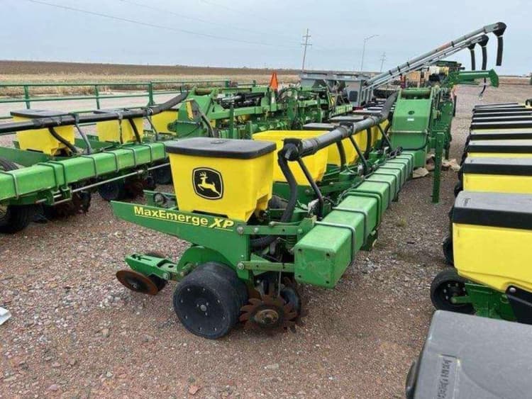 John Deere MaxEmerge XP Planting Planters for Sale Tractor Zoom
