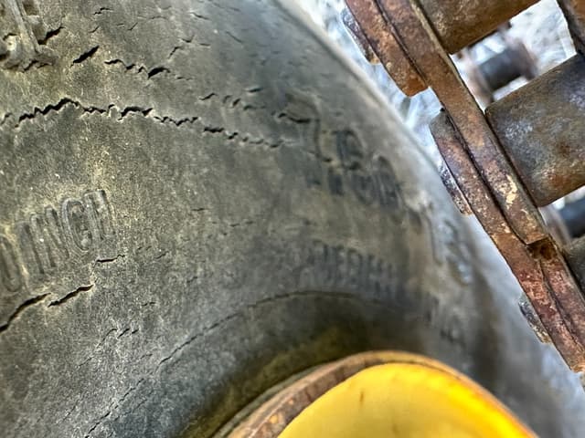 Image of John Deere MaxEmerge Plus equipment image 4