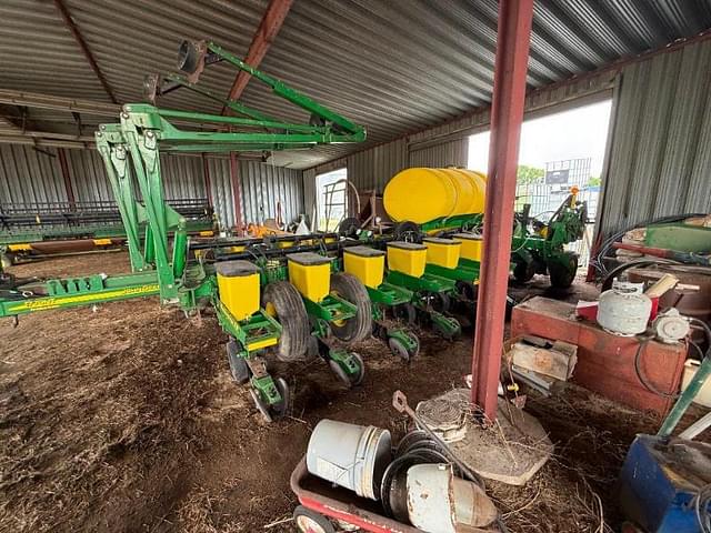 Image of John Deere MaxEmerge XP equipment image 1