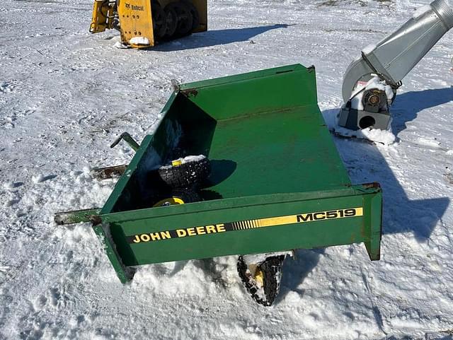 Image of John Deere MC519 equipment image 3