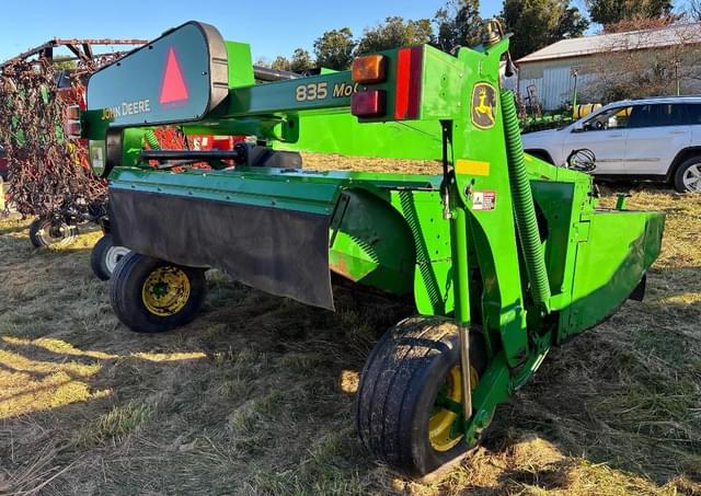 Image of John Deere 835 equipment image 4