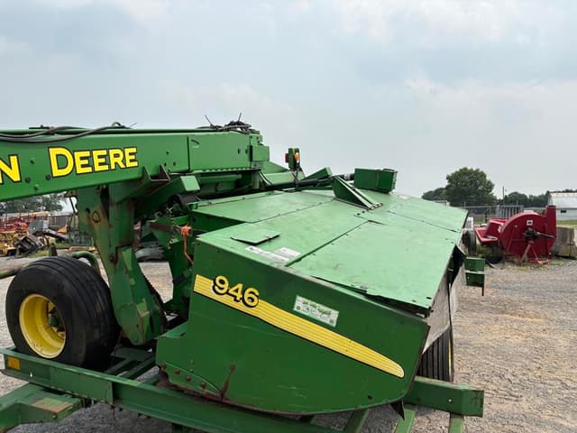 Image of John Deere 946 equipment image 3