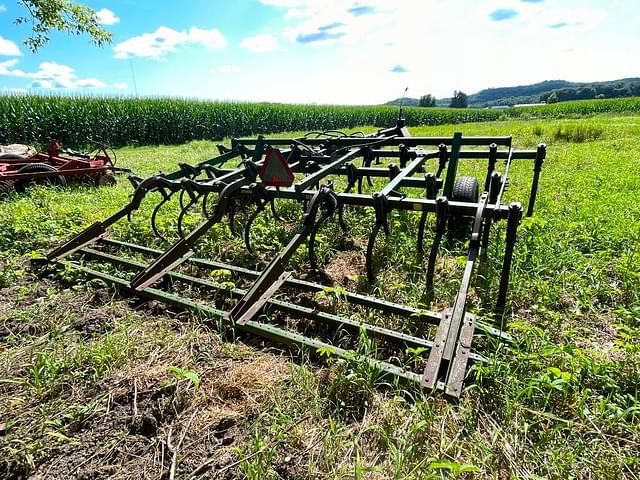 Image of John Deere 1010 equipment image 3