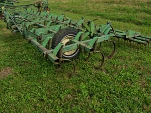 John Deere 1100 Image