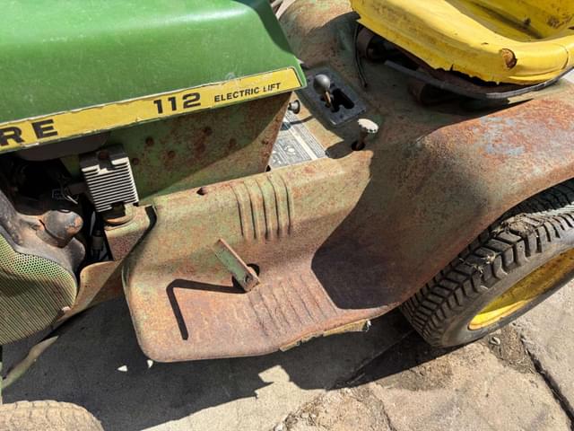 Image of John Deere 112 equipment image 2