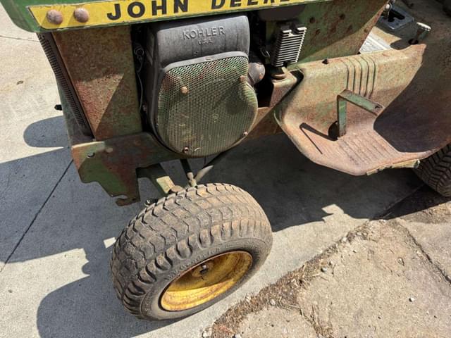 Image of John Deere 112 equipment image 1