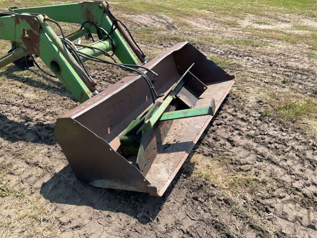 Image of John Deere 148 equipment image 4
