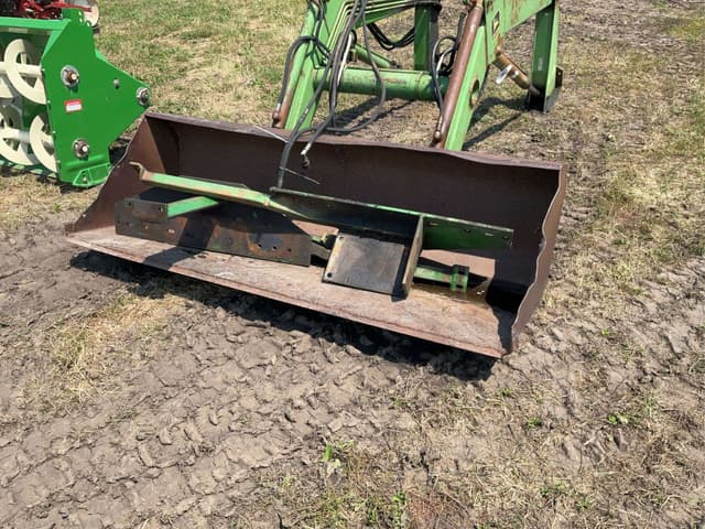 Image of John Deere 148 equipment image 2