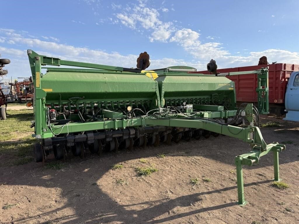 John Deere 1590 Equipment Image0