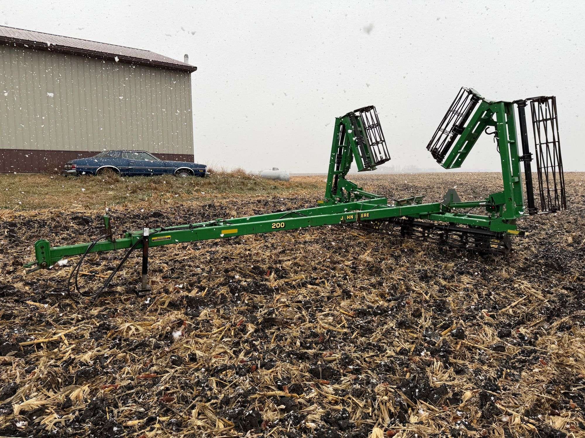 John Deere 200 Equipment Image0