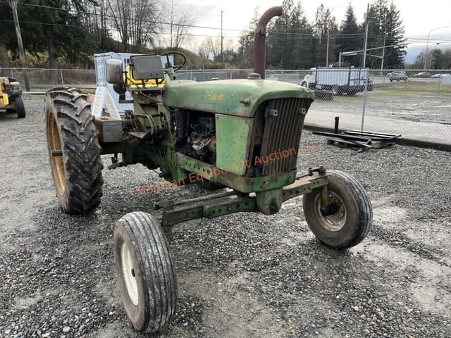 Image of John Deere 2010 equipment image 1