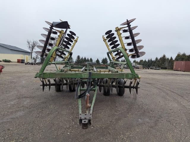 Image of John Deere 230 equipment image 1