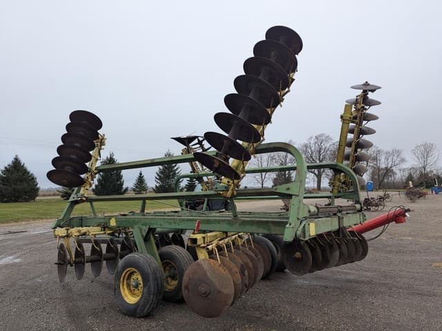 Image of John Deere 230 equipment image 4