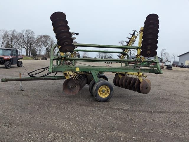 Image of John Deere 230 equipment image 3