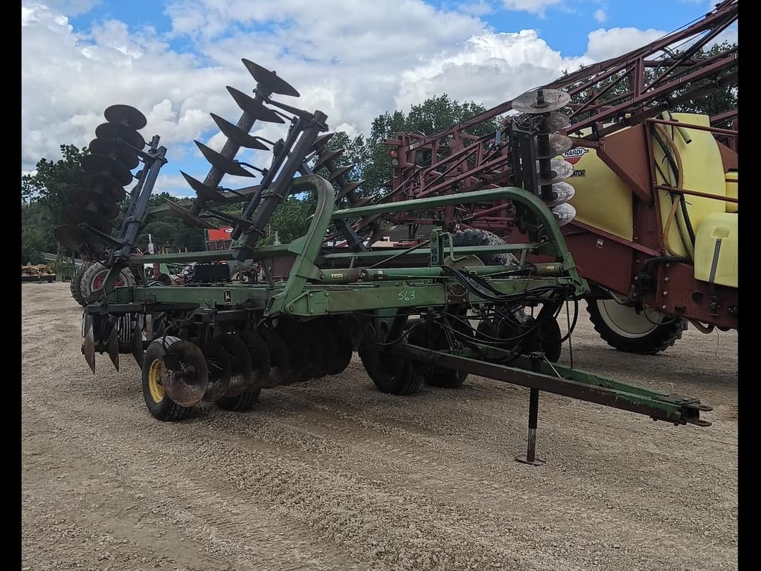 Image of John Deere 235 Primary image
