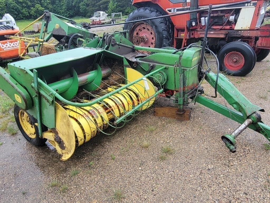 John Deere 24T Equipment Image0