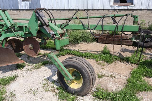 Image of John Deere 2500 equipment image 2
