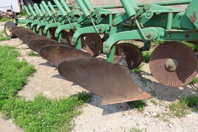 Image of John Deere 2500 equipment image 4