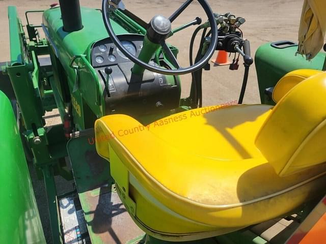 Image of John Deere 2520 equipment image 2