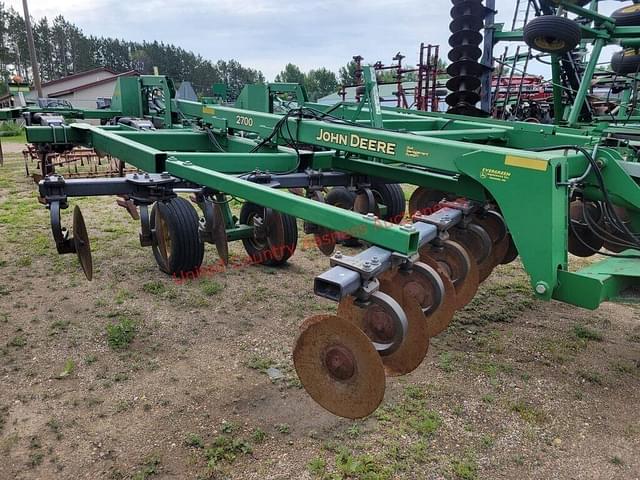 Image of John Deere 2700 equipment image 1