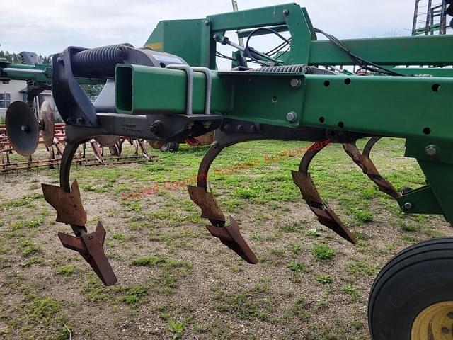 Image of John Deere 2700 equipment image 2