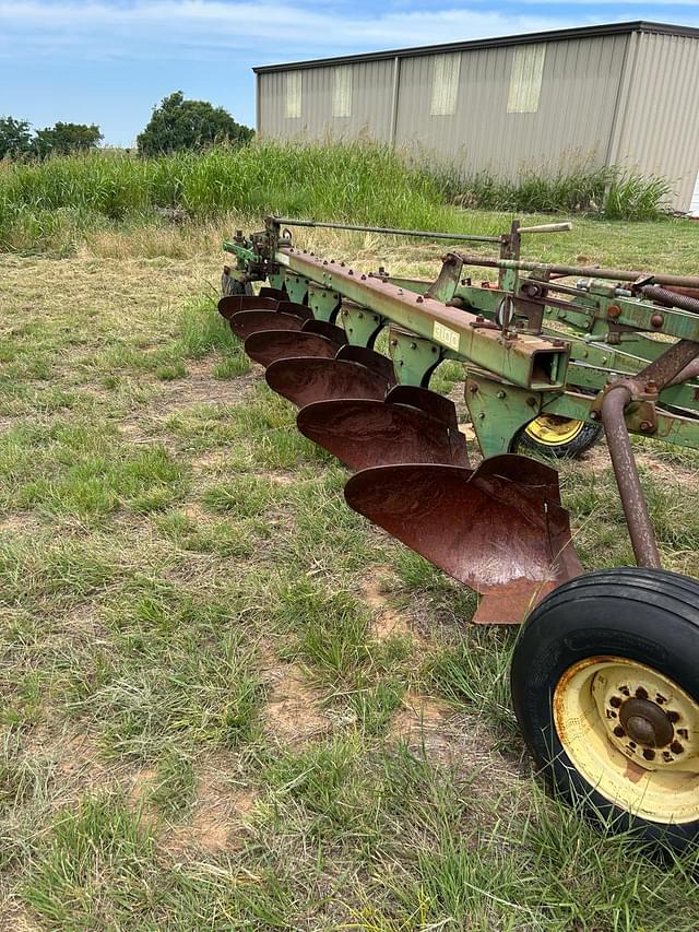 Image of John Deere 3100 equipment image 2