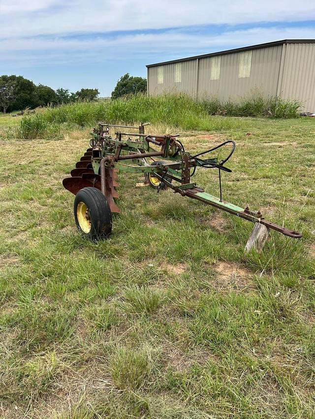 Image of John Deere 3100 equipment image 1