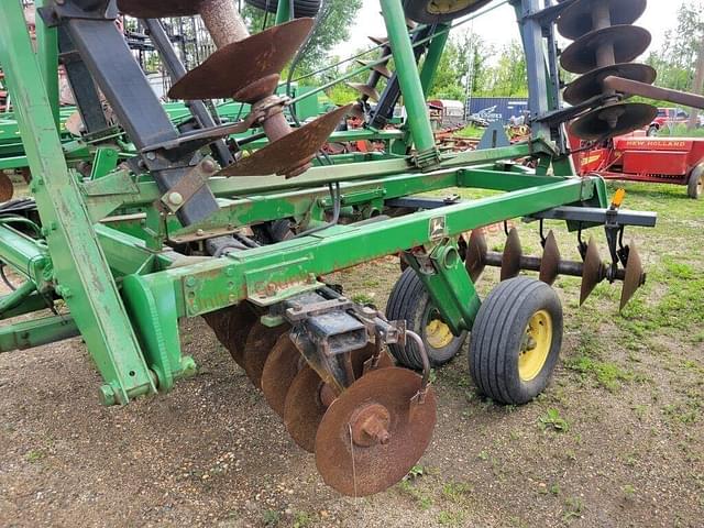 Image of John Deere 331 equipment image 3