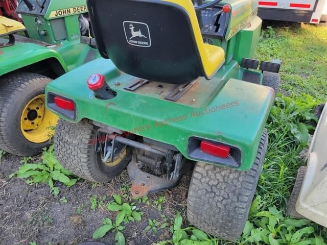 Image of John Deere 332 equipment image 2