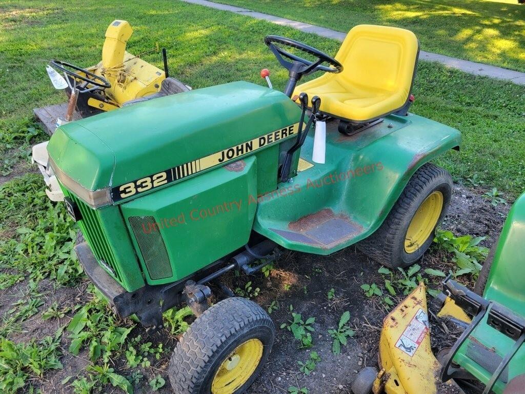 Image of John Deere 332 Primary image