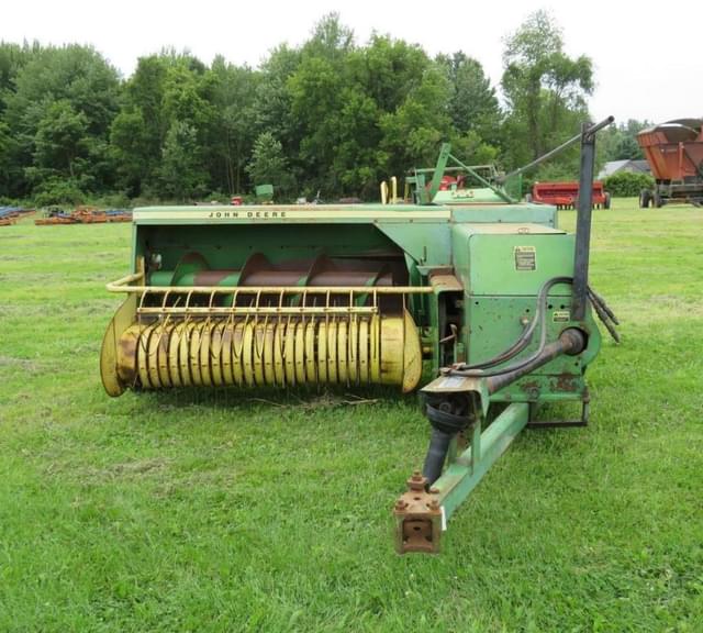 Image of John Deere 346 equipment image 4