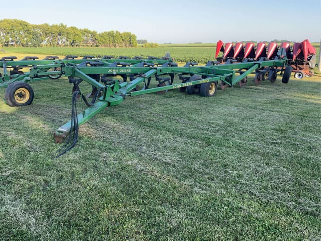 Image of John Deere 3700 equipment image 1
