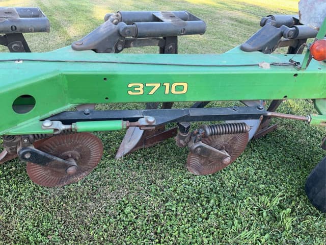 Image of John Deere 3710 equipment image 4