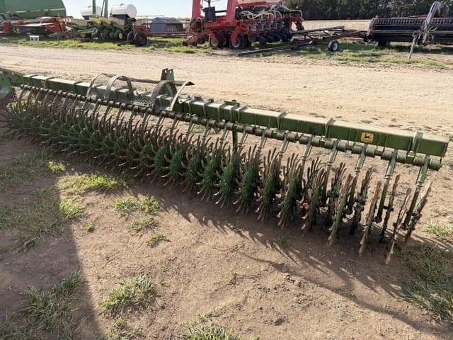 Image of John Deere 400 equipment image 3