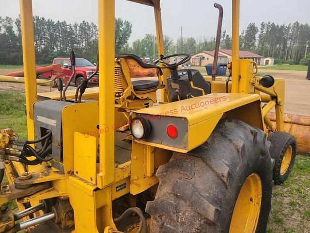 Image of John Deere 410 equipment image 2