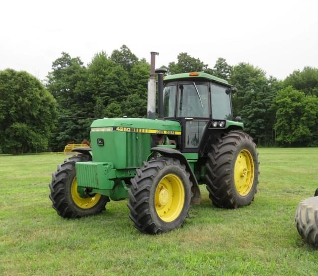 Image of John Deere 4250 equipment image 3