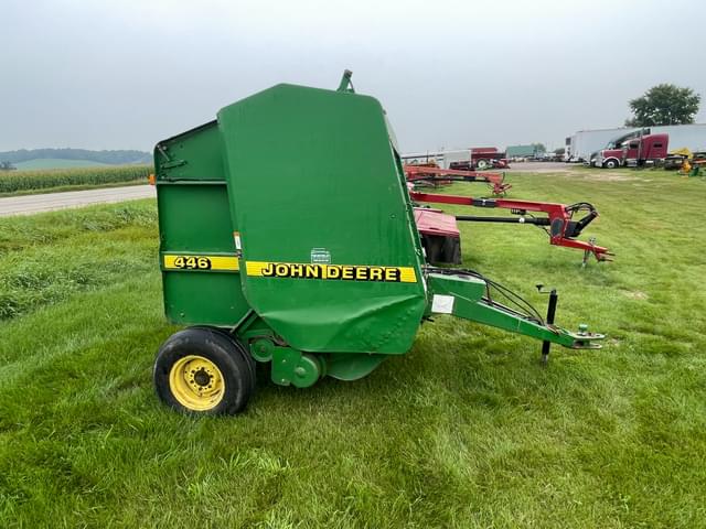 Image of John Deere 446 equipment image 3