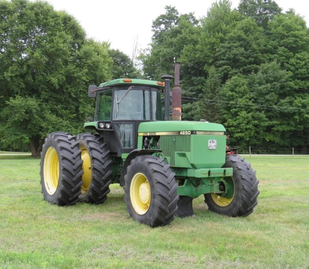 John Deere 4850 Equipment Image0