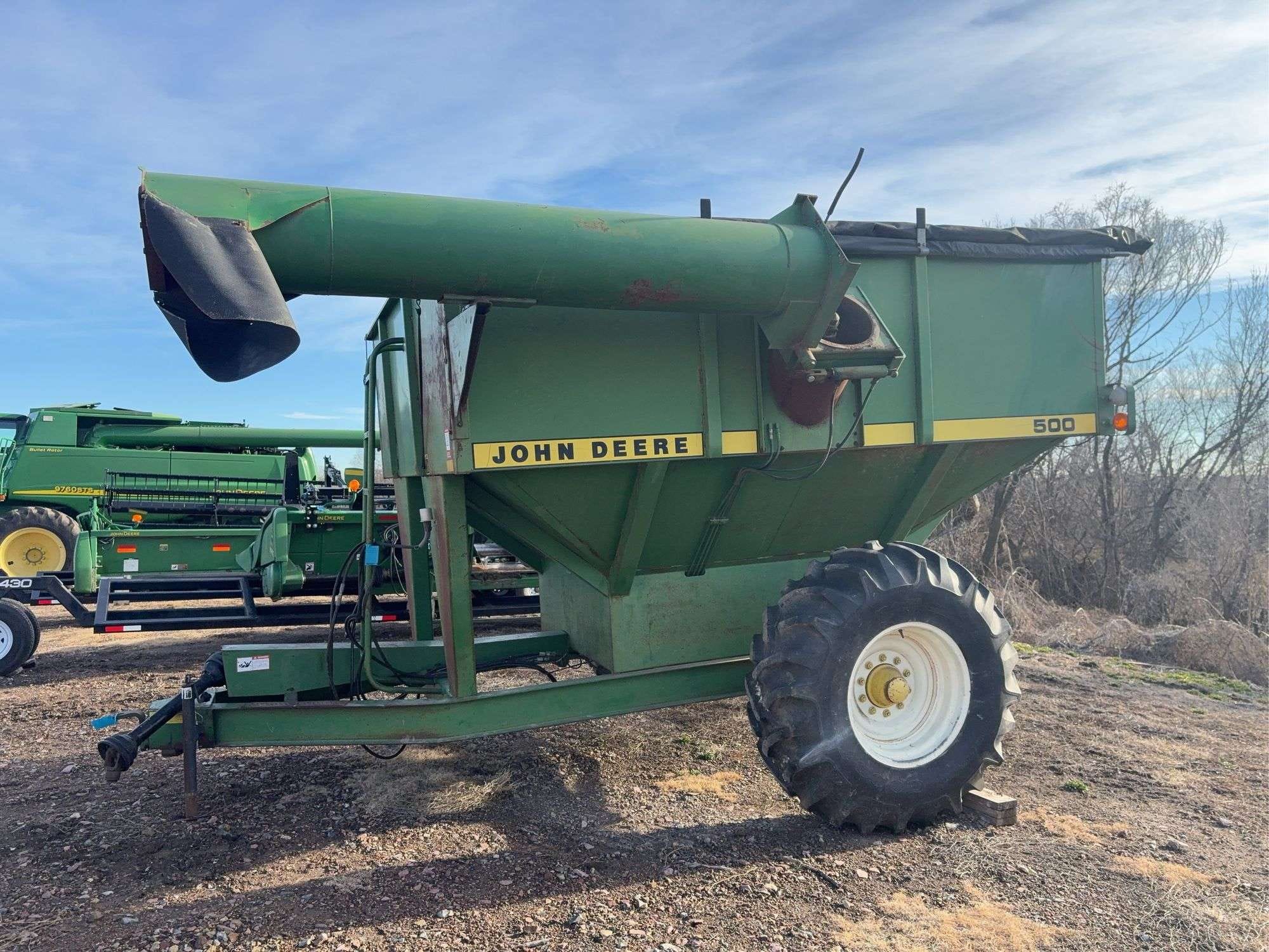 John Deere 500 Equipment Image0