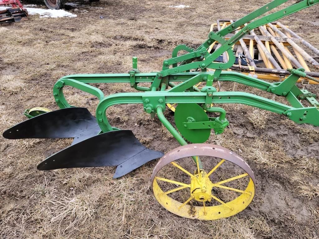 Main image John Deere 52