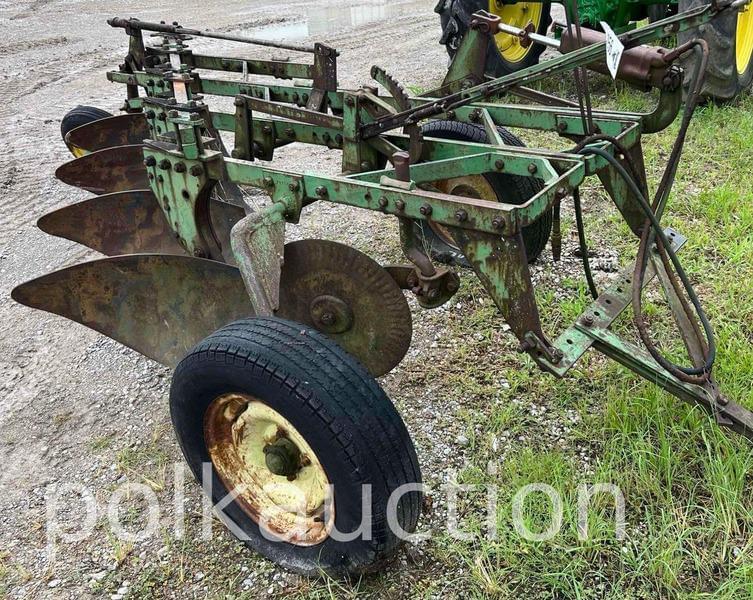 Image of John Deere 555H Primary image