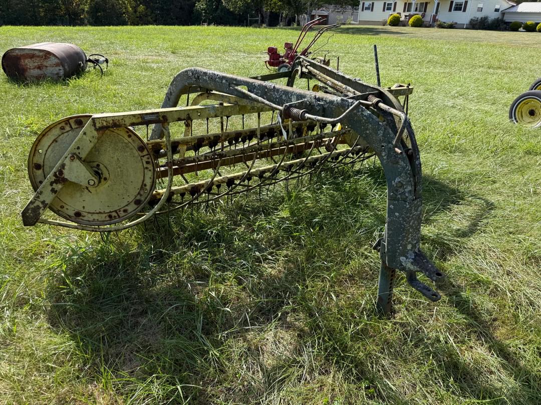 Image of John Deere 640 Image 0