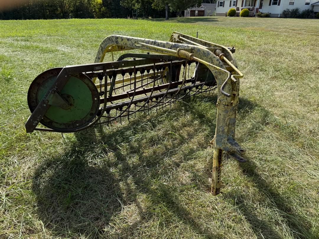 Image of John Deere 640 Image 0